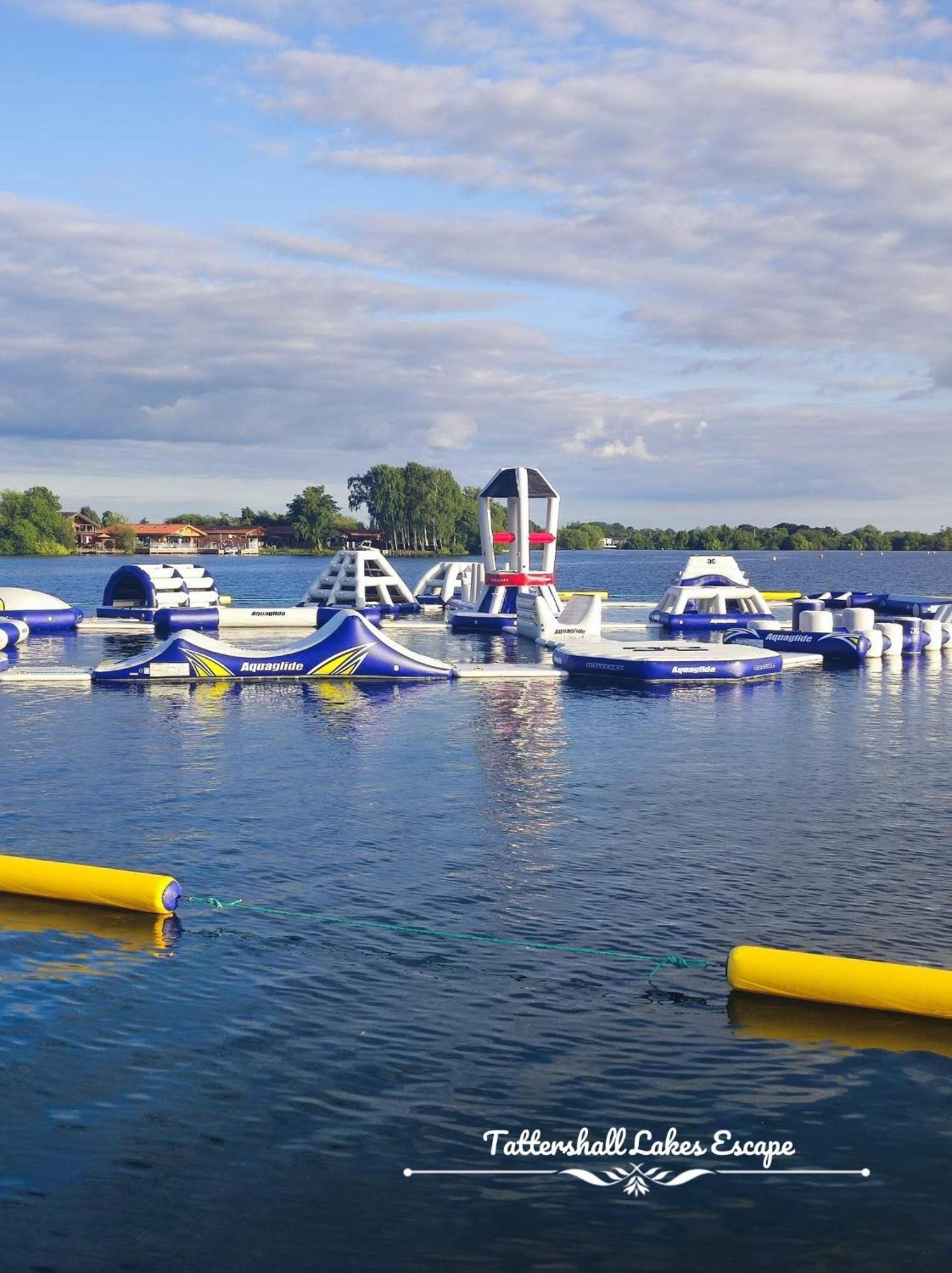 Meridian Tattershall Lakes Escape - Lakeside Lodge Caravan With A Fishing Peg Luxury Hot Tub المظهر الخارجي الصورة