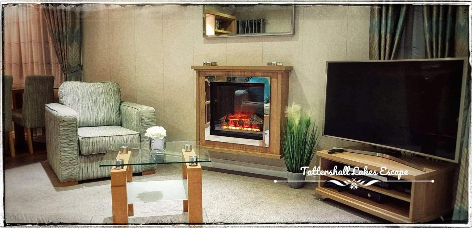Meridian Tattershall Lakes Escape - Lakeside Lodge Caravan With A Fishing Peg Luxury Hot Tub المظهر الخارجي الصورة