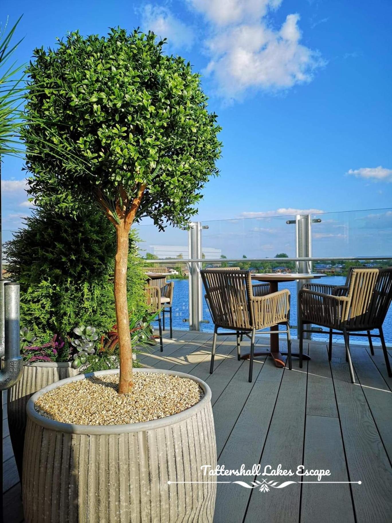 Meridian Tattershall Lakes Escape - Lakeside Lodge Caravan With A Fishing Peg Luxury Hot Tub المظهر الخارجي الصورة