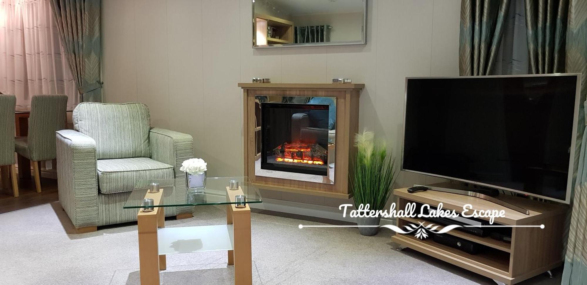 Meridian Tattershall Lakes Escape - Lakeside Lodge Caravan With A Fishing Peg Luxury Hot Tub المظهر الخارجي الصورة